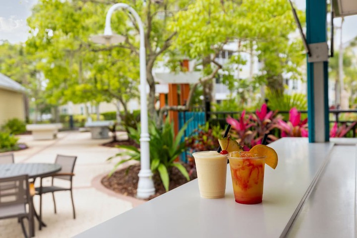 Poolside bar