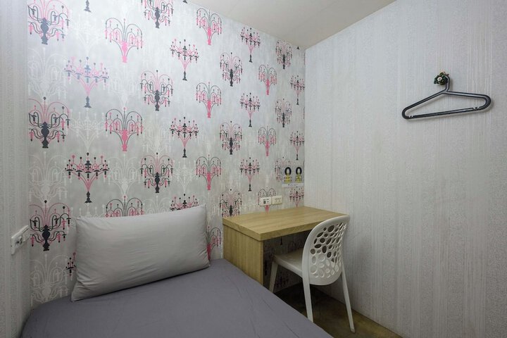 Room 13 of 25
