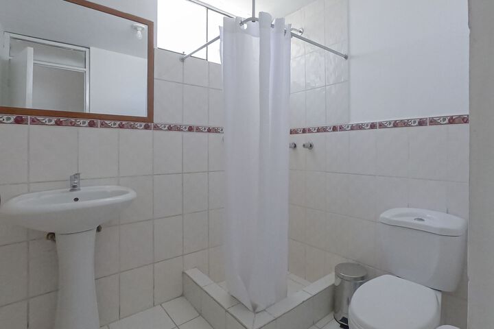 Room 3 of 7