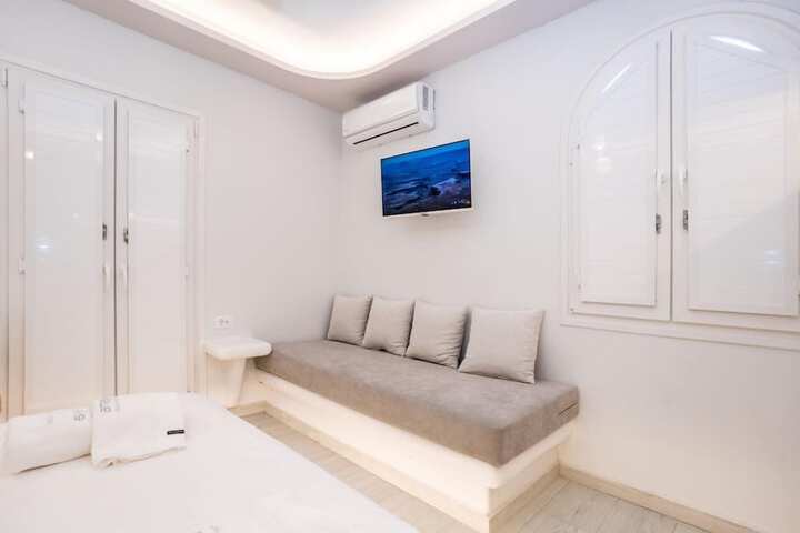 Room 10 of 50