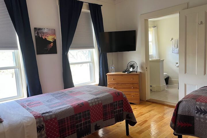 Room 9 of 103