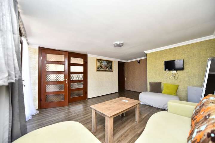 Room 32 of 54