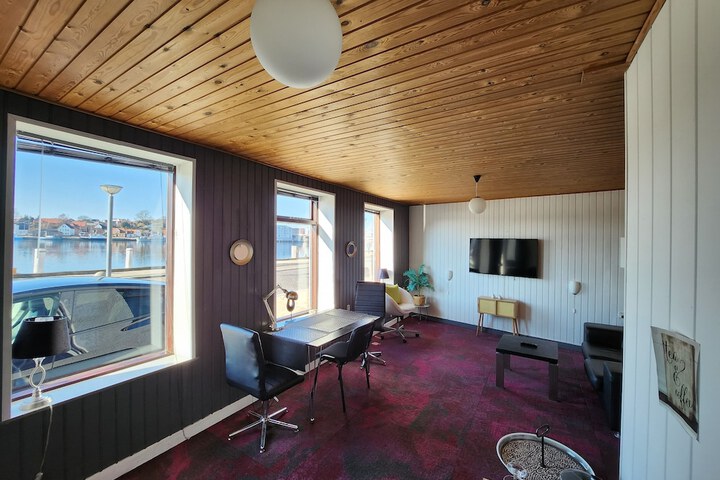 Room 3 of 17