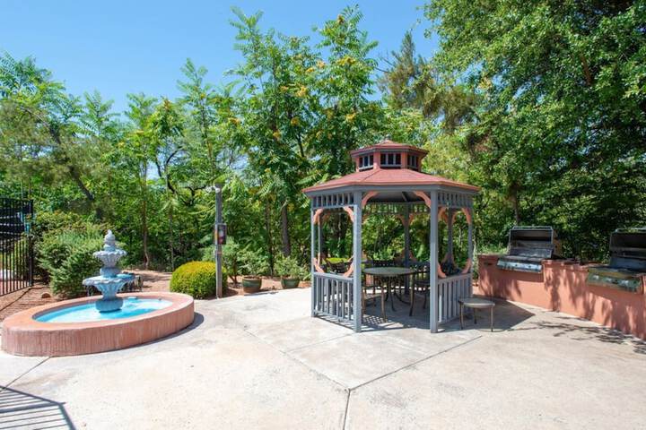 BBQ/picnic area