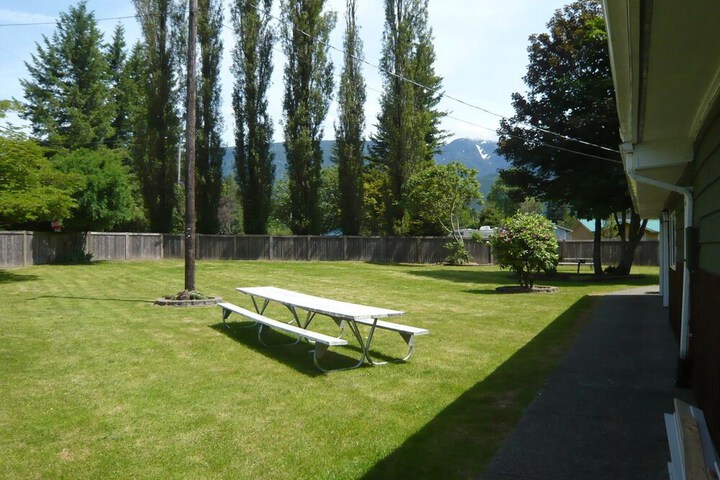 Property Grounds 26 of 31