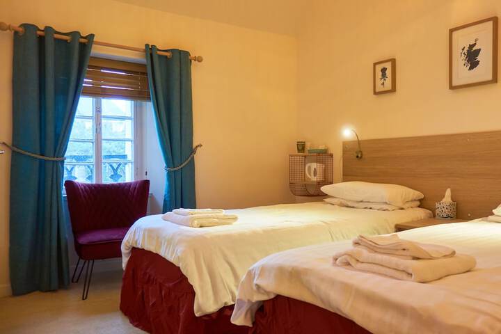 Room 10 of 35
