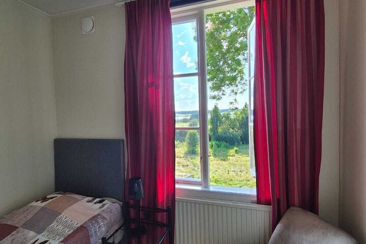 Room 11 of 68