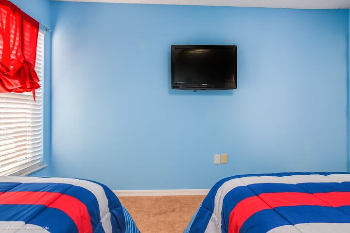 Room 7 of 38