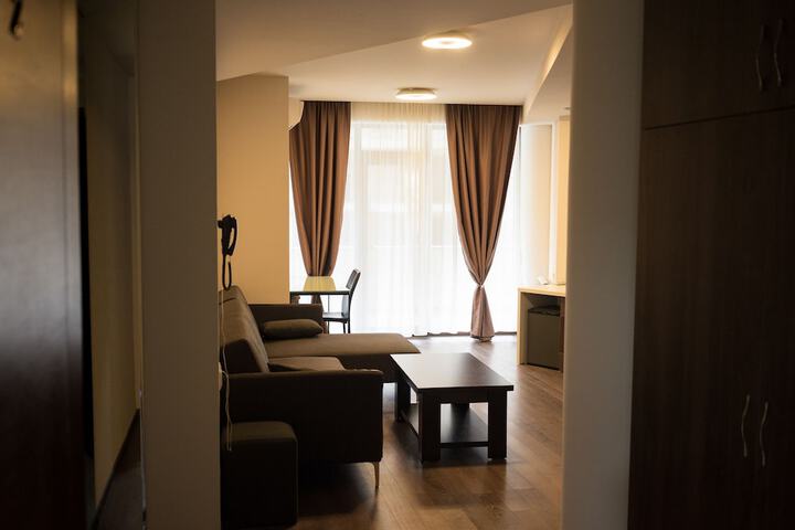 Room 16 of 36