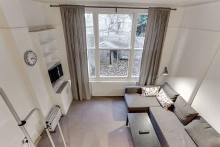Room 10 of 15