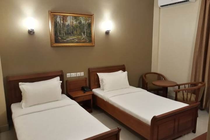 Room 15 of 87