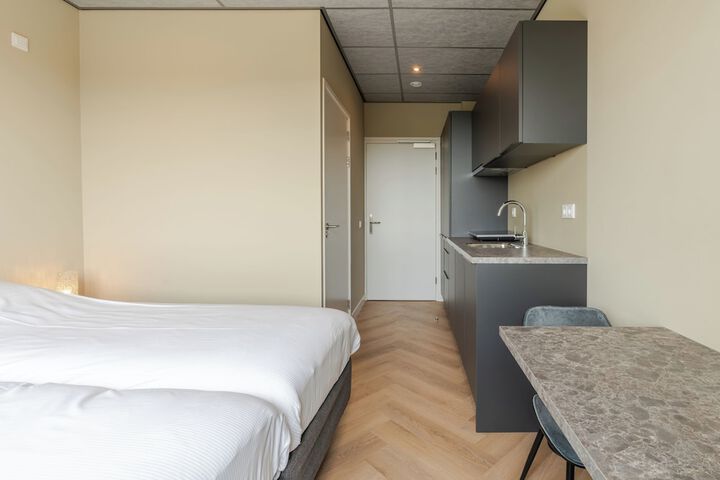 Room 18 of 32