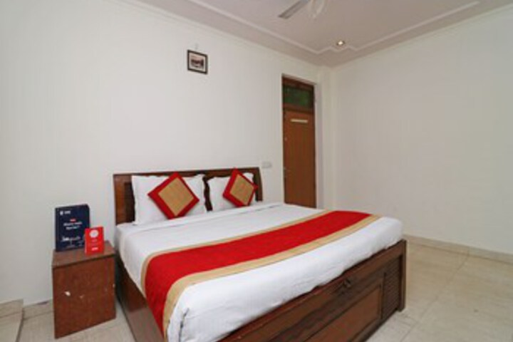 OYO 10560 Hotel Sehrawat Inn