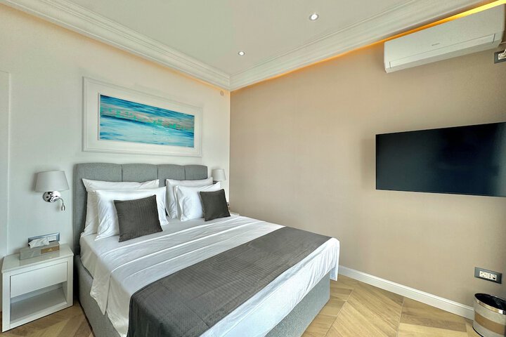 Room 14 of 60