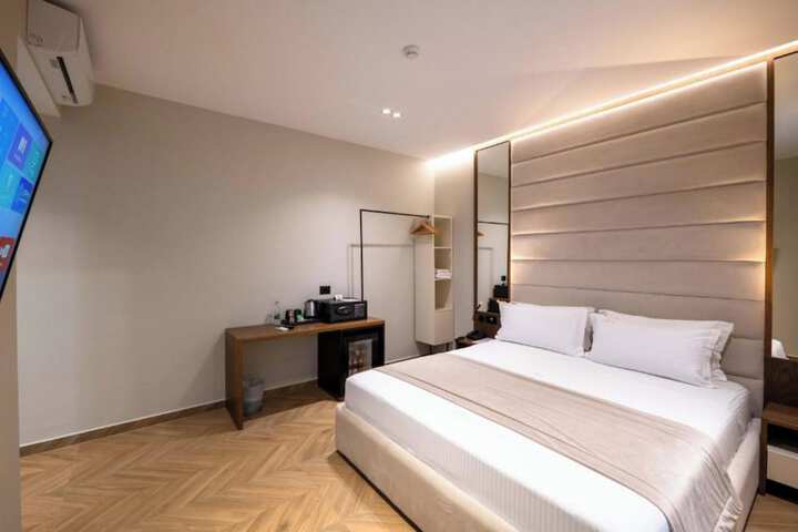 Room 28 of 265