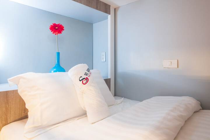 Room 3 of 32
