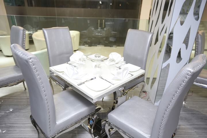Dining 40 of 63