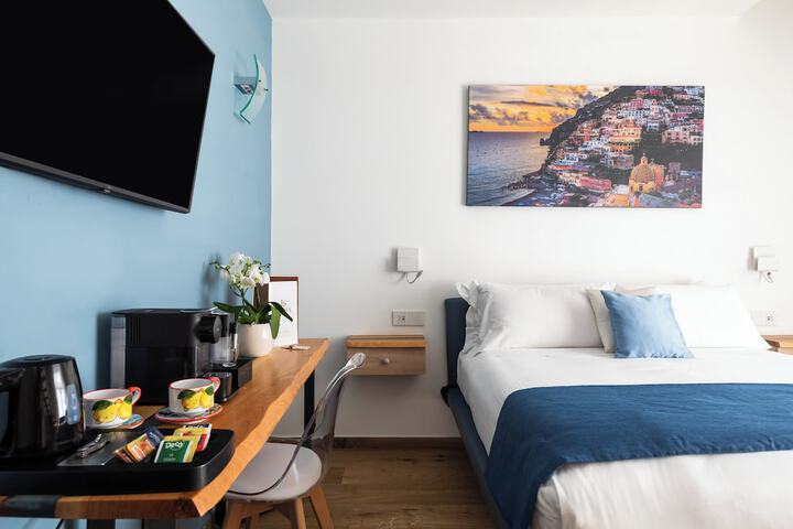 Room 30 of 77