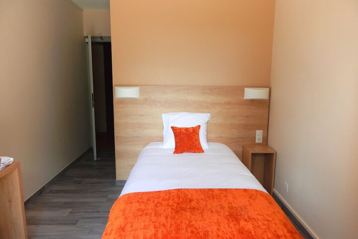 Room 6 of 21
