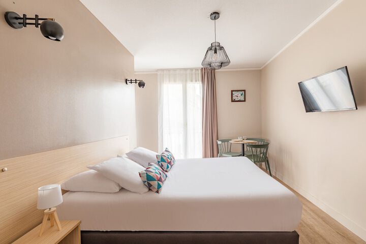 Room 18 of 40
