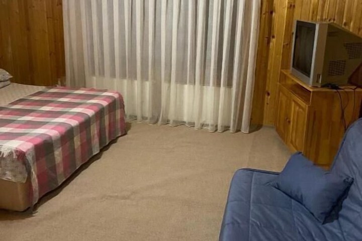 Room 10 of 38