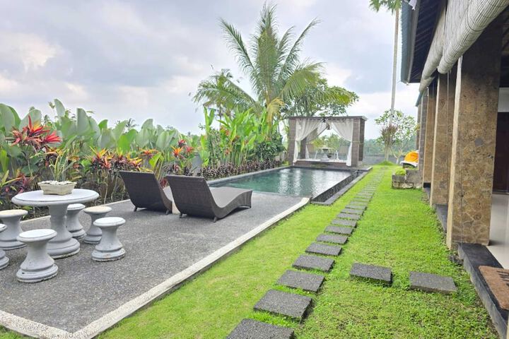 Pool 31 of 36