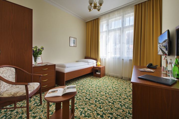 Room 5 of 52