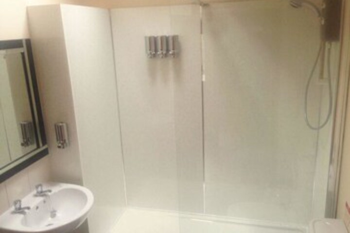 Room 4 of 42