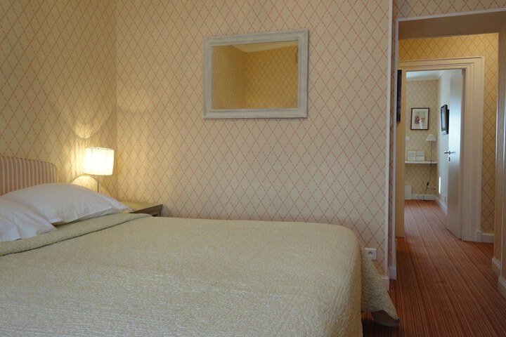 Room 7 of 42