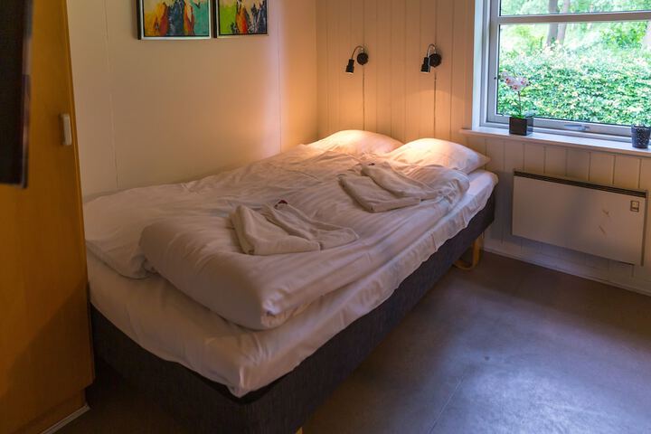 Room 9 of 31