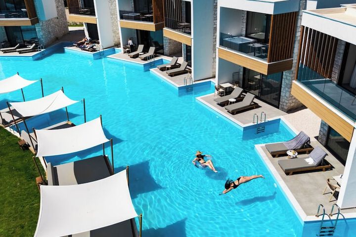 Pool 50 of 81