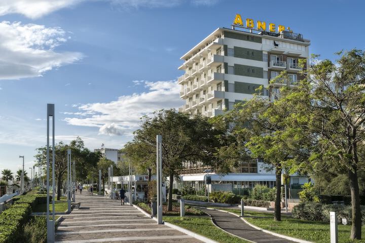 Hotel 89 of 98