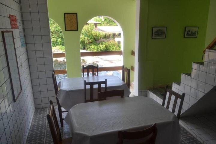 Room 8 of 31