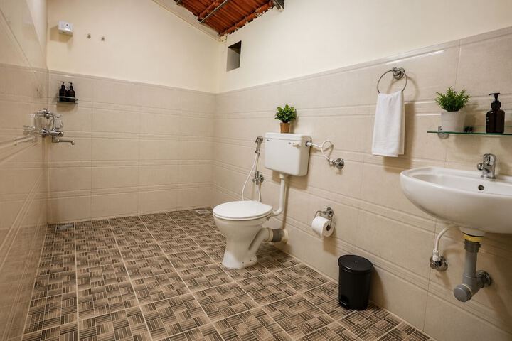 Room 10 of 25