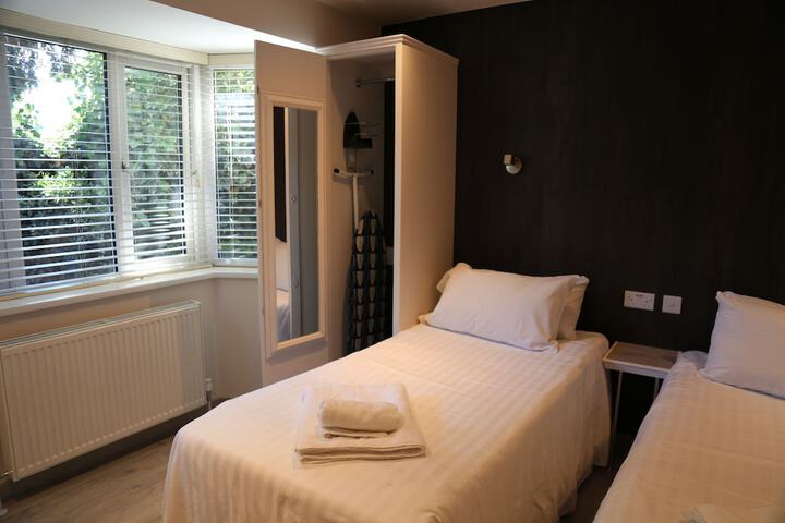 Room 7 of 49