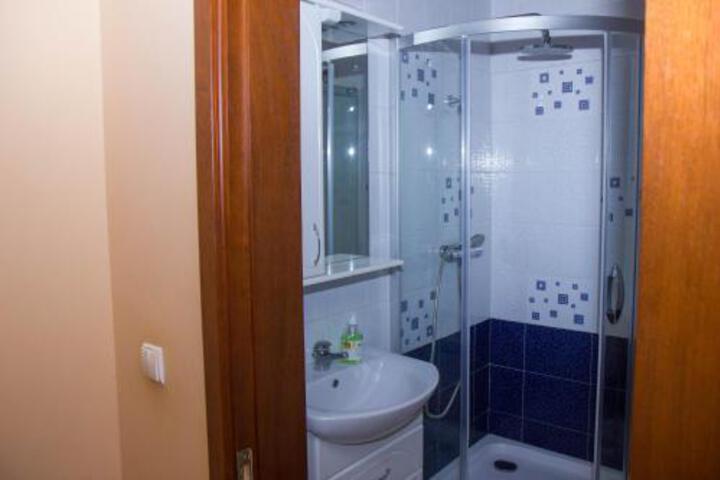 Room 8 of 36