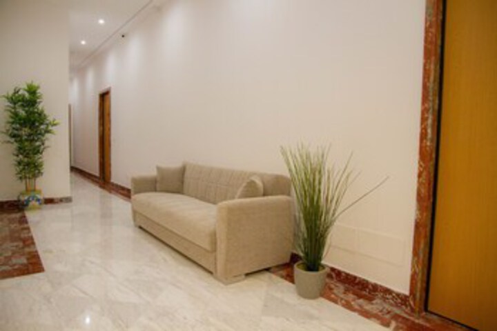 Ballroom/Hall 28 of 48
