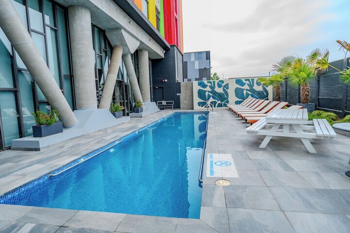 Pool Hotel