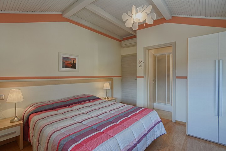 Room 17 of 47