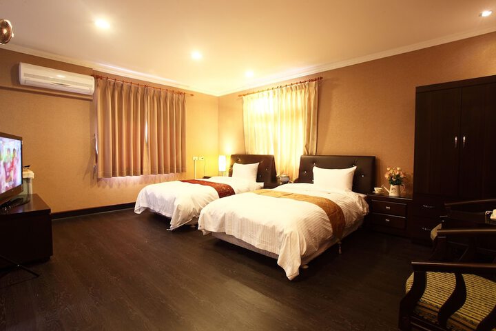 Room 7 of 79