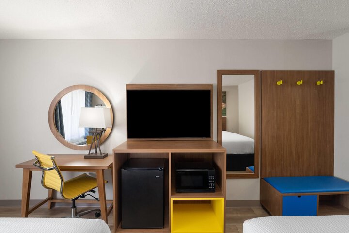 Room 20 of 33