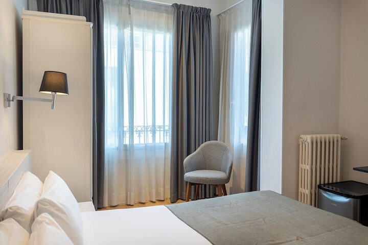 Room 30 of 74