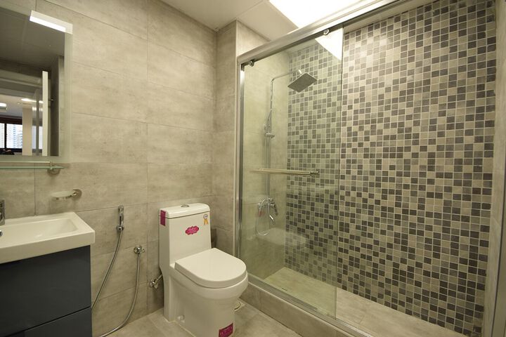 Room 2 of 5
