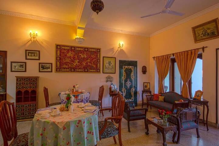 Dining Photos