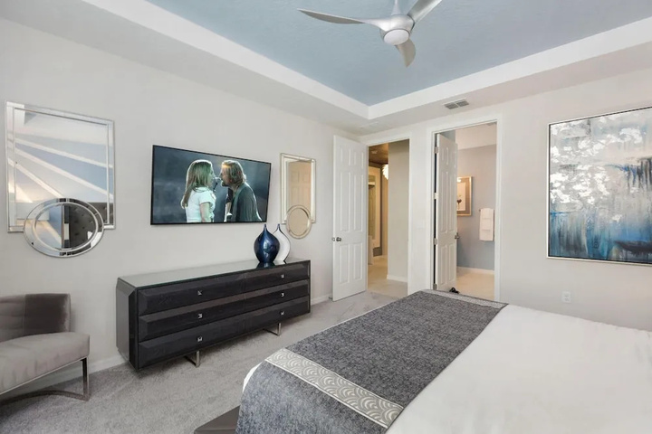 Room 6 of 30
