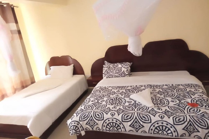 Room 6 of 14