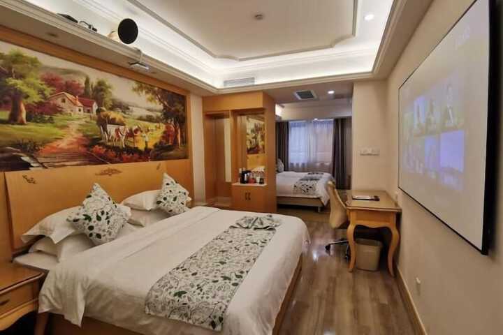 Room 11 of 31