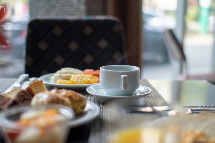 Breakfast/Coffee Service 28 of 33