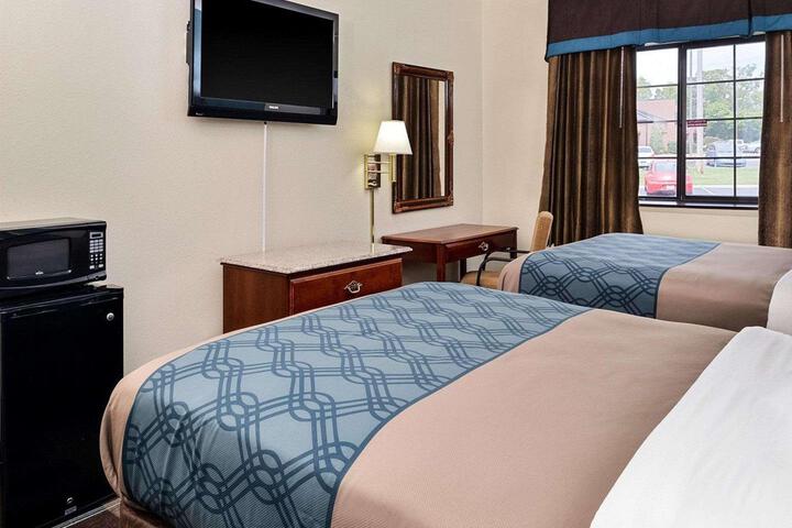 Standard Room, King or Two Doubles (2 of 6)