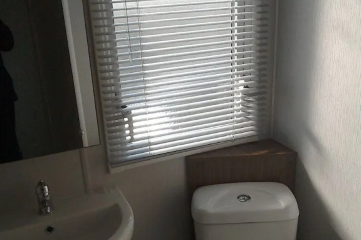 Room 6 of 11